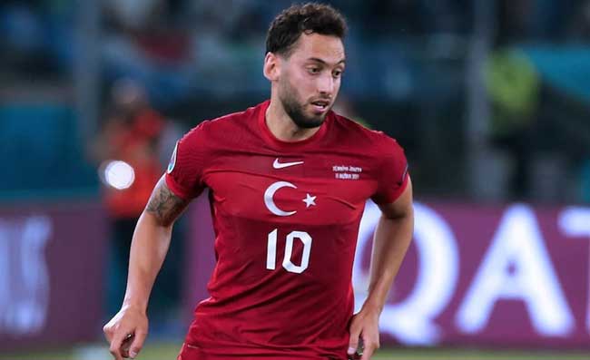 Non solo Osimhen, il Galatasaray vuole anche Calhanoglu: l'accordo è vicino