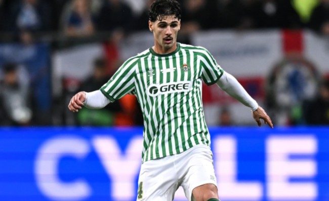 Napoli in cerca di un sesto centrocampista: nel mirino Cardoso del Betis, affare intrigante in corso Napoli in cerca di un sesto centrocampista: nel mirino Cardoso del Betis, affare intrigante in corso