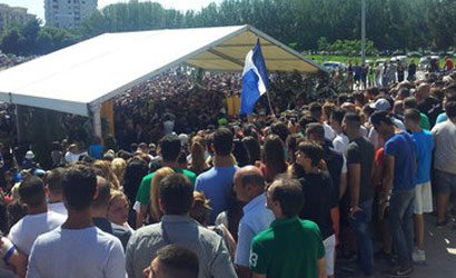 Funerali Ciro, oltre 20mila persone presenti a Scampia. De Laurentiis commosso: La sera del 3 maggio � morto il calcio italiano