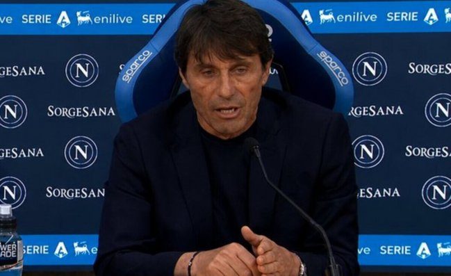 Conte: Ho deciso di lasciare il Napoli, troppe critiche da parte di tanti falliti. Dopo Bologna ho parlato col gruppo