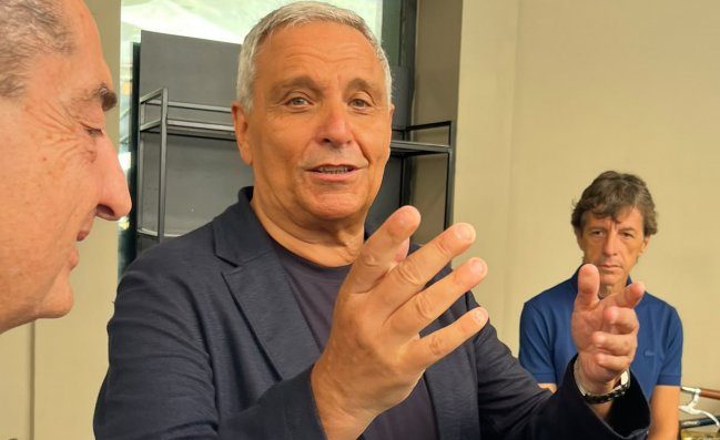 De Giovanni scherza: Film Napoli, non posso dire nulla. Sono stato minacciato da una telefonata