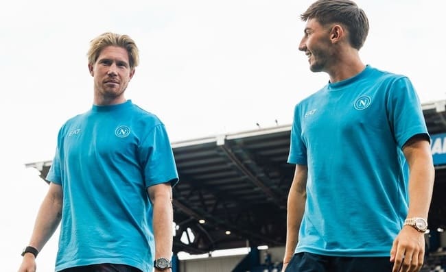 Gilmour si avvicina De Bruyne, gli ha detto una frase prima di Sassuolo-Napoli