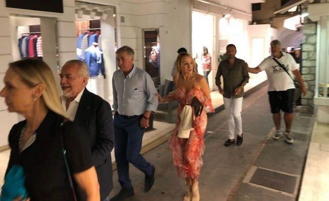Foto, passeggiata e cena al ristorante Aurora. Il racconto della giornata a Capri di Ancelotti