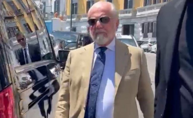 De Laurentiis &egrave; arrivato a Palazzo Petrucci. Alle 14:30 la conferenza stampa (VIDEO)