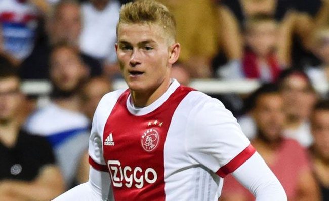 Bayern Monaco scatenato: 150 milioni per due gioielli che segue anche il Napoli, partita chiusa?