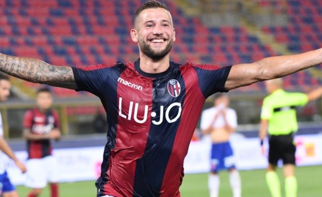 Cagliari-Bologna si gioca, i rossoblù: A rischio l'incolumità dei calciatori