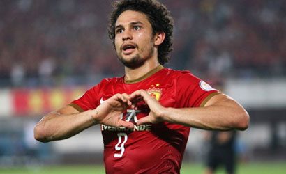 Durante su Elkeson: Qualit� tecniche eccellenti