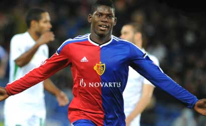 GAZZETTA - Napoli innamorato di Embolo, ma occhio a Roma e Juve