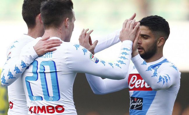 Napoli-Crotone dalla A alla Z: Vergognatevi, gli uomini veri e l'onest�. ADL e le frecciate!