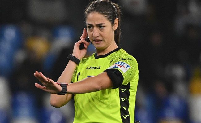 Arbitra minacciata a Torino: squalifica del campo e multa al club