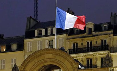Attentati Parigi, colletta per un tifoso: la risposta della gente � spettacolare!