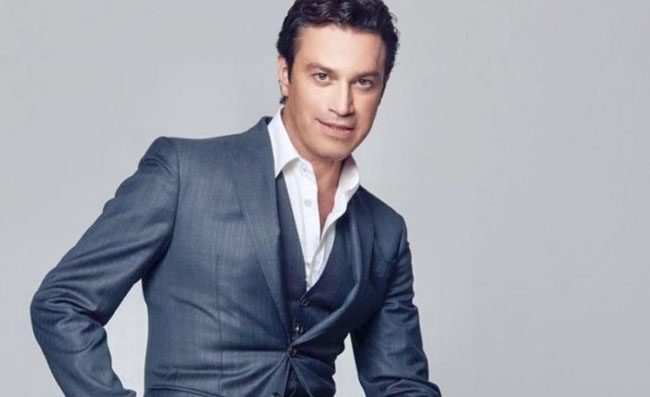 Frangoulis: Napoli � stupenda, l'adoro! Ho duettato con D'Alessio, adoro Pausini e Pavarotti