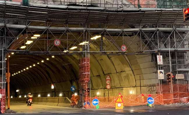 Napoli, la Galleria Vittoria non riapre: rubati 1,4 Km di rame