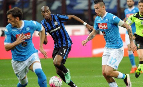 REPUBBLICA - Sorpresa Napoli, cambio di ruolo per Hamsik e 5 nuovi acquisti!