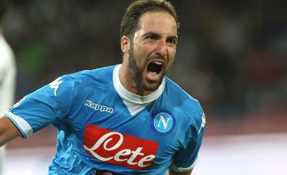 Fiorentina, i tifosi: Higuain non è normale, cambiategli il numero di maglia!