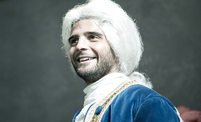 FOTO - Backstage calendario 2018: baffi per Maggio, Insigne con abiti ottocenteschi
