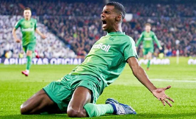 Isak va al Liverpool, è ufficiale: cifra clamorosa investita dai Reds