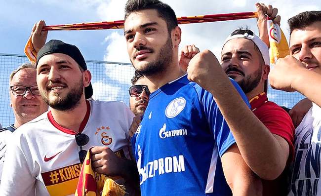 Kabak-Napoli, in Germania confermano: piace e il prezzo cala, lo Schalke ha bisogno di soldi. I dettagli