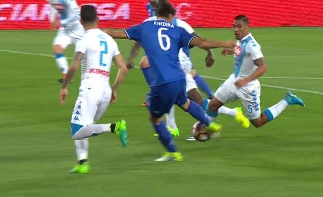 Trump al San Paolo: La Juve ha costruito muro davanti porta Buffon, sfondatelo!