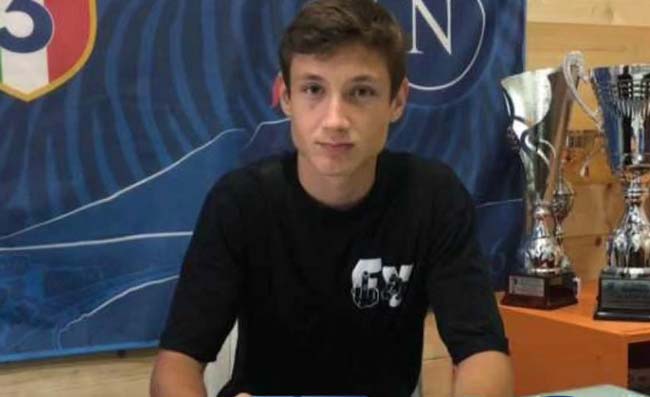 Vitali Khraban al Napoli: � ufficiale. Il baby difensore ha firmato