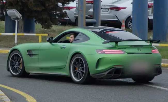 Kvaratskhelia, che bolide. La nuova supercar del talento georgiano