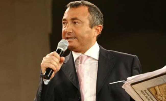 Morte Franco Lauro, commento orribile di un utente social. Messaggi bellissimi dai napoletani!