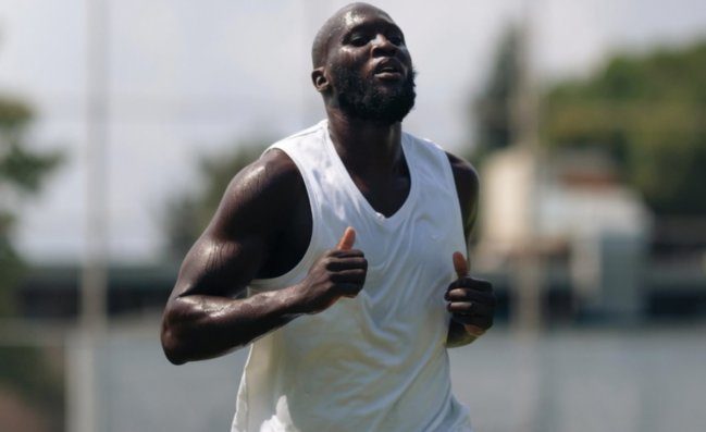 Lukaku si allena anche in vacanza, il bomber vuole convincere Allegri