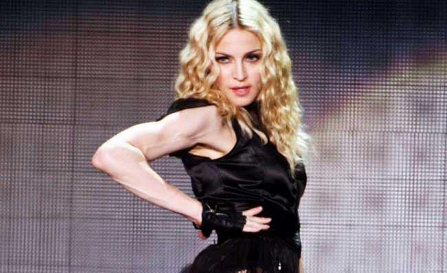 Madonna elogia la generosità di Napoli, la pop star pubblica un filmato: Che Dio vi benedica
