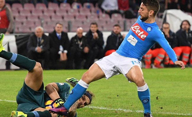 Reina triste, non accetta l'errore. Mertens si avvicina: Non dire queste cose...