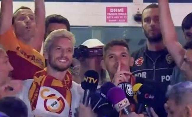 Mertens a Instanbul: pazzesca accoglienza dei turchi. Il belga intona cori con i tifosi