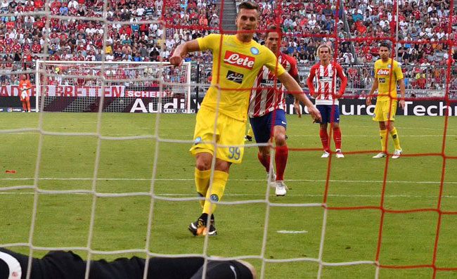 SSC Napoli: Esami effettuati, rischio operazione per Milik. Domani sar� a Villa Stuart