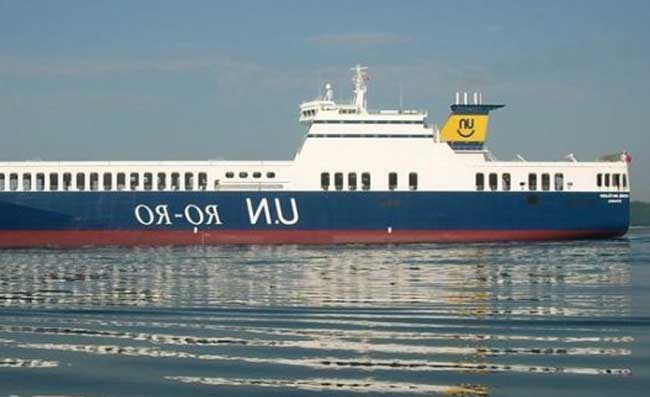 Nave sequestrata al largo di Napoli, dirottatori armati. Intervengono forze speciali