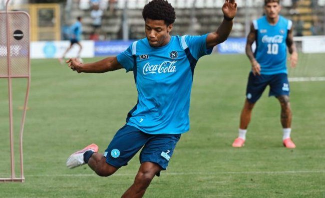 Sorpresa a Castel di Sangro: Neres si improvvisa portiere e para tutto