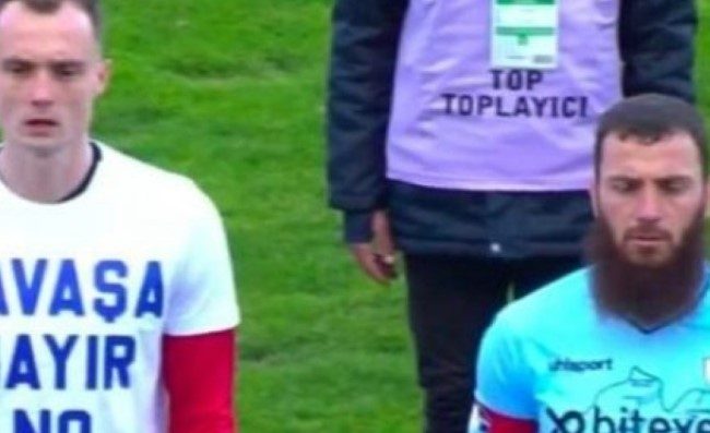 Turchia, capitano dell'Erzurumspor rifiuta la maglia No War e spiega i motivi