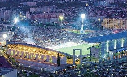 Sassaiola contro i tifosi azzurri, sfiorato lo scontro fisico!