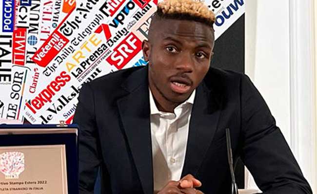 Osimhen superstar della Nigeria, firma mega contratto con uno sponsor