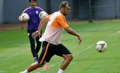 Pandev confessa: Mi sento ancora con tre giocatori del Napoli