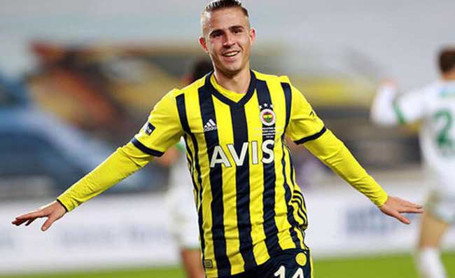 Il Napoli cerca Pelkas. Il Fenerbahce fissa il prezzo