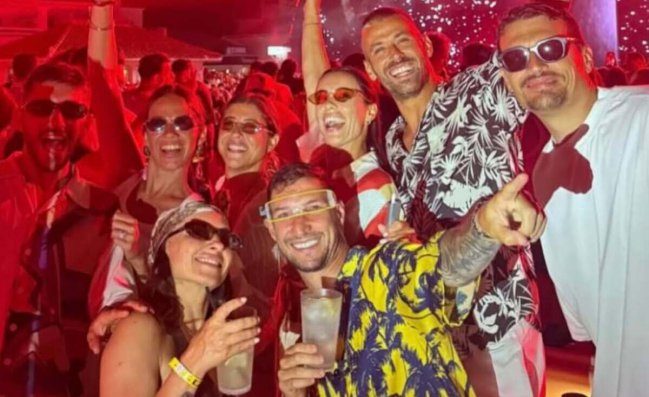 Politano e Spinazzola, relax a Ibiza. Beukema vola in Giappone. Alisson in Brasile