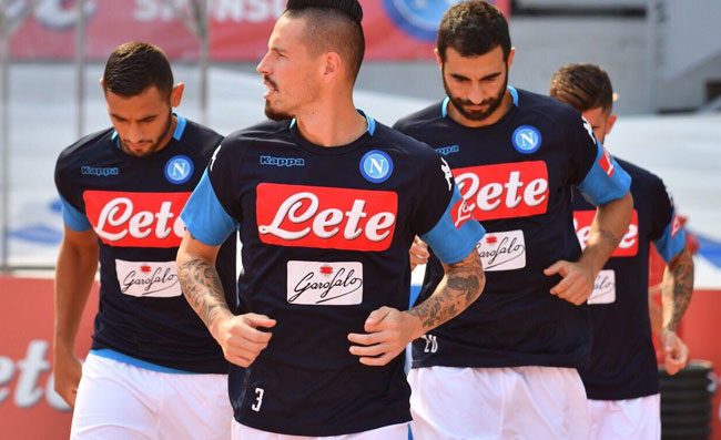 Nel Napoli giocano tutti, loro due restano a guardare. Semplice casualità o è un caso davvero?