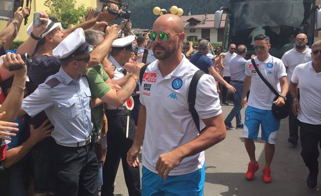 Reina fa impazzire i tifosi: 'E camp� cient'anne! Torna a Liverpool