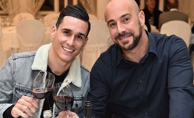 IL ROMA - Cena di Natale, ADL scherza con Sarri. Giocatori sorridenti. Un solo assente