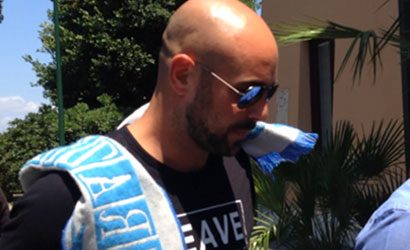 Reina, visite mediche in corso. Sciarpa del Napoli e sorrisi! Nel pomeriggio l'annuncio