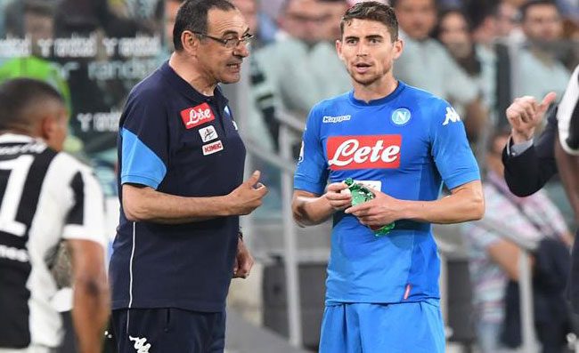 Sarri: Enorme gioia per i tifosi! Juve ancora avanti. Il dito medio? Vi spiego