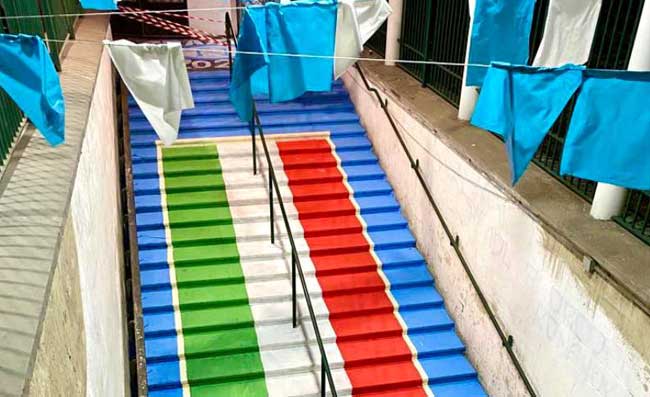 A Bacoli nasce la Scalinata Tricolore. Il sindaco è entusiasta: Bellissima!