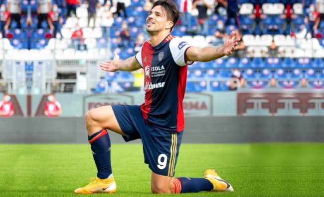 Cagliari, Simeone: Contro una squadra forte come il Napoli, se non sei perfetto la paghi