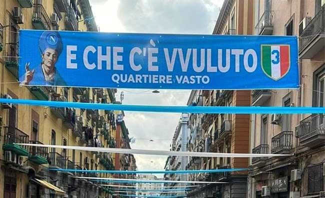 E che c'è vvuluto, striscione nel Quartiere Vasto. Grazie anche a... Forgione