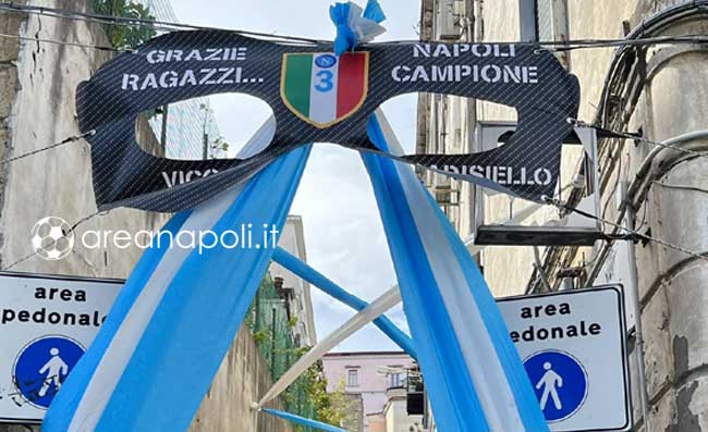Napoli in... Paradisiello: lo storico vicolo si trasforma in onore di Osimhen