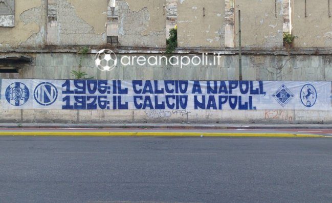 Gli Ultras tappezzano la citt&agrave; di striscioni: 1905: il calcio a Napoli. 1926: il calcio Napoli