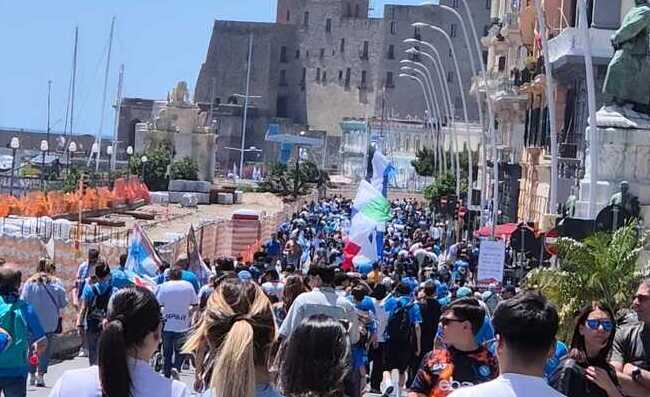 Tifosi del Napoli scatenati: Le voci su Conte stanno oscurando una notizia pazzesca